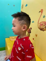 -爆米花儿童美发乐园