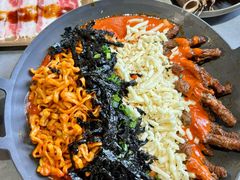 -围炉肉舍•炭烤活鳗•丹东海鲜烤肉(步行街店)