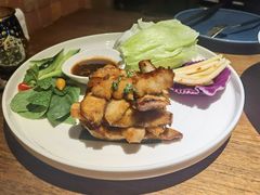 蜜糖炭烧猪颈肉配沙拉-星叶·东南亚料理(宁波万象汇店)