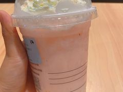 -瑞幸咖啡(岳家嘴地铁站店)