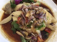 红葱头淋走地鸡-观山美厨·精致粤菜(西樵店)