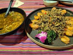 -香巴拉云南餐厅(华莱坞店)