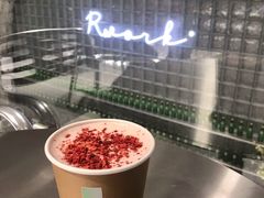 草莓燕麦奶-RWORK·COFFEE(滨江店)
