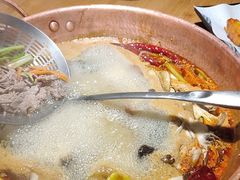 -洱火云南酸菜牛肉火锅(石景山当代商城店)