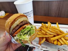 -The Habit Burger Grill 哈比特汉堡(世博店)