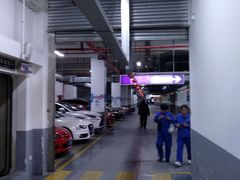 -百联又一城停车场