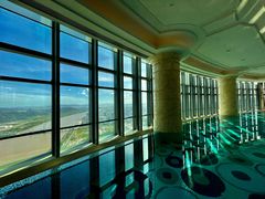 -珠海瑞吉酒店游泳池