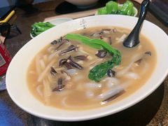 菌菇素汤粉-漆黑觉米粉(三里屯店)