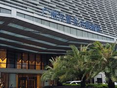 -广州万富希尔顿酒店·感趣自助餐厅·金秋蟹宴生蚝海鲜刺身