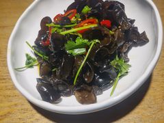天山黑木耳-清真·卡德尔大叔新疆主题餐厅(龙汇路店)