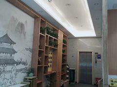 -宸玥酒店(成都西南财大地铁站店)
