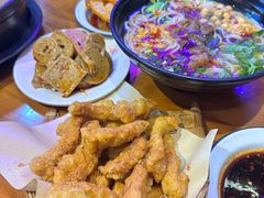-爆炸头阿姨小四川正宗川味小吃(无任何分店)