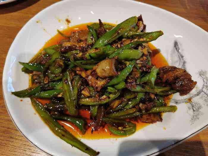 菜品都是經典的家常川菜,味道不錯,鹽菜回鍋很下飯.