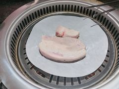 烤厚切黑香猪五花肉-烤路里·韩国品质自助烤肉(石路天虹4号店)