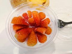草莓奇亚籽燕麦酸奶-巴黎贝甜(凯德MALL望京店)