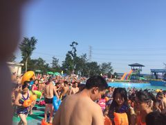 -海豚湾梦幻水上乐园
