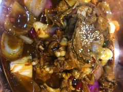 -虾弄弄海派小龙虾·牛羊蝎子火锅