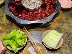 -渝嘴小老弟老火锅(华新村店)
