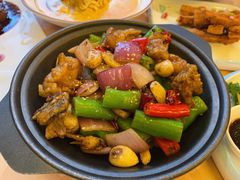 干锅牛蛙-新镇江酒家(南京西路店)