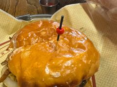 招牌鹅肝汉堡-BOURBON 玻本美式餐厅酒吧(虹桥新天地店)