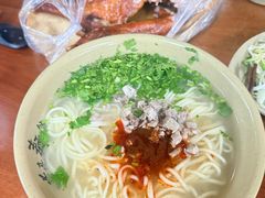 -亮亮面馆(经六路店)