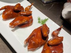 脆皮乳鸽-新荣记(BFC外滩金融中心店)