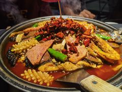 -辣尚瘾·烤鱼·新川菜(牡丹园直营店)
