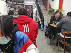 等位区-红实家常菜(静安里店)
