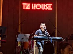 -TZ House音乐现场(来福士中心店)