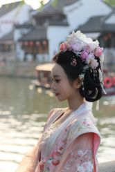 -一揽芳华汉服旗袍体验馆(拙政园店)