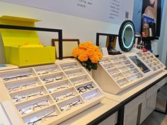 -天空之镜眼镜店蔡司依视路配镜授权零售店(望京颐堤港店)