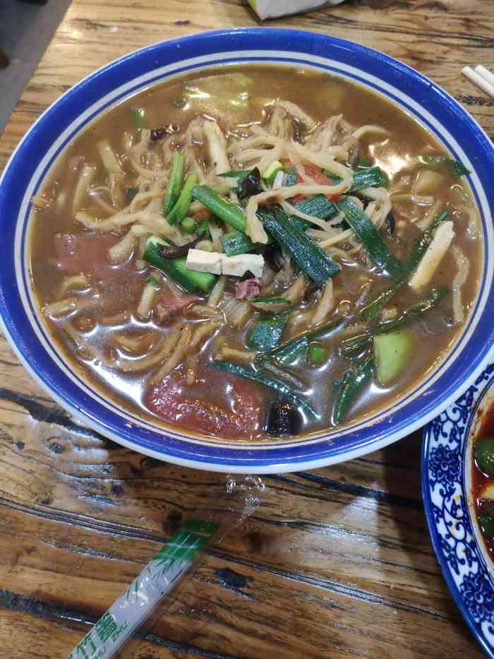 蒲味鲜蒲城水盆羊肉(潼关旗舰店)-"菜品总体不错,环境也可以,服务也挺