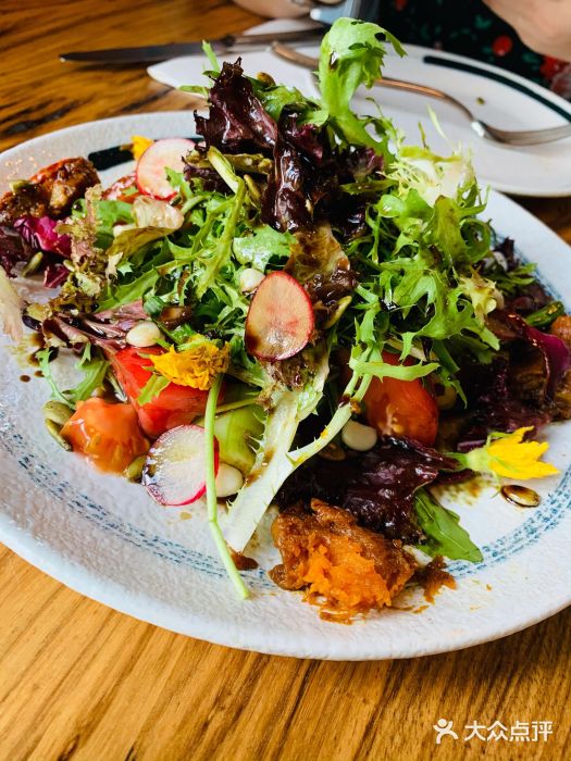 SMOKI & CO(五大道店)蔬菜沙拉配烤南瓜图片