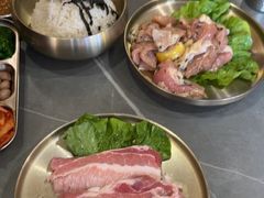 -围炉肉舍•炭烤活鳗•丹东海鲜烤肉(步行街店)