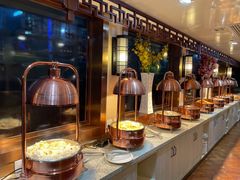 -黄浦江游览十六铺3号码头网红自助餐