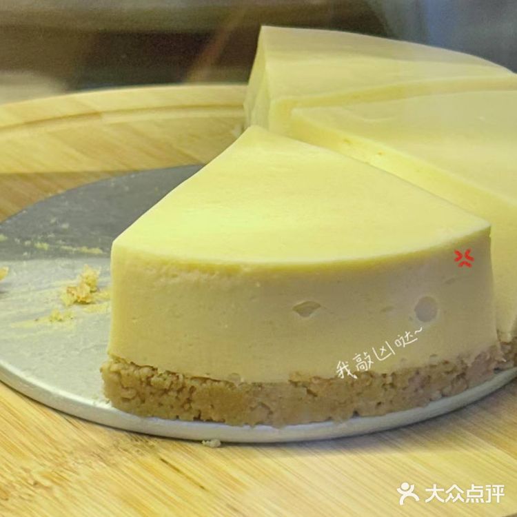 雨天偶遇｜被这家咖啡店的「花朵楼梯」美到了！