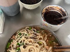 -正宗杨记普洱酸醋米线(总店)