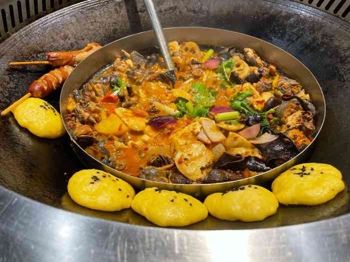 山水两江柴火鸡(北碚店)-"之前路过遇到新开的店这次聚会提前定了桌.