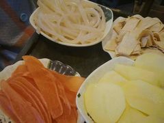 -肖肖酸萝卜鱼火锅(总店)