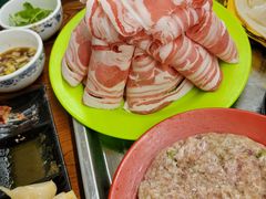 -洞庭洲·防空洞火锅·铜锅涮肉·烧烤(新百广场店)