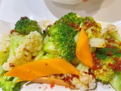 -万和春排骨砂锅米饭(新业广场店)