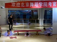 -炫艺舞蹈培训中心(枫尚奥特莱斯店)