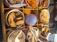 -菌自由丨野生菌火锅特色庭院餐厅(丽江古城店)