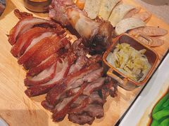 德国肘子拼香肠-中山路壹号传奇club·啤酒花园餐厅