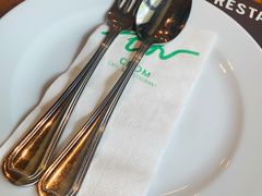 -Chom Cafe and Restaurant