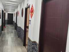 -茸梅路右拐龙虾-农家菜(松江店)