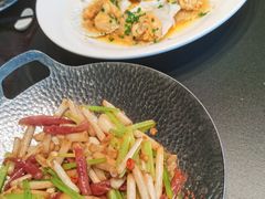 花生苗炒腊肠-炊江南·上海菜(国展华漕店)