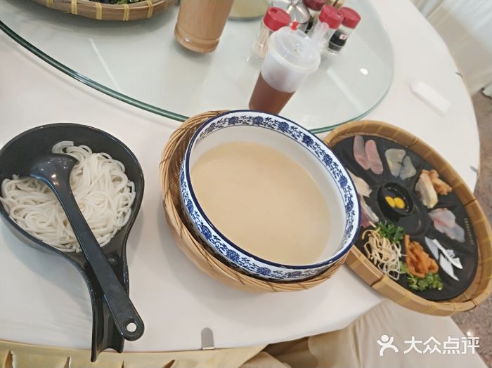 老国贸云南传统过桥米线(滇池店)图片