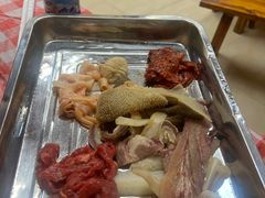 -金鼎雪山牦牛杂火锅(理县总店)