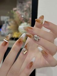 -桃色美甲沙龙